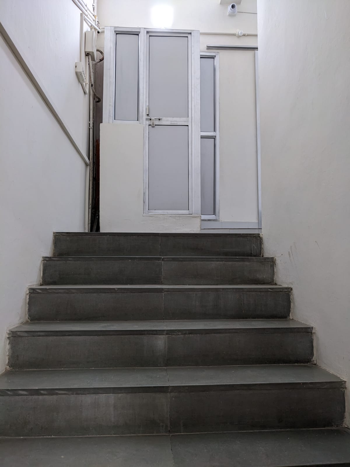 Main Entrance, Kitchen/Lobby